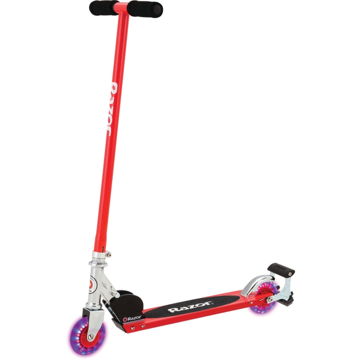 Razor Spark Scooter- Red i gruppen LEKSAKER, BARN- & BABYPRODUKTER / Uteleksaker / Cyklar & Sparkcyklar hos TP E-commerce Nordic AB (D16545)