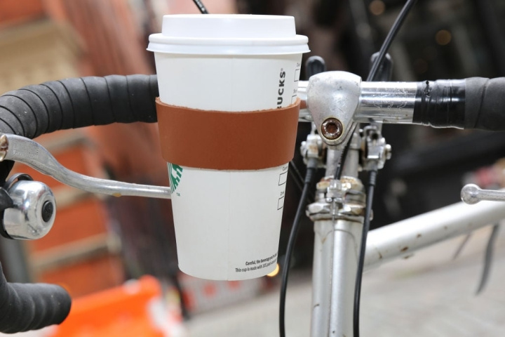 Kikkerland Mugghållare för cykel i läder (BB48) i gruppen SPORT, FRITID & HOBBY / Sportutrustning / Cykeltillbehör hos TP E-commerce Nordic AB (D16881)