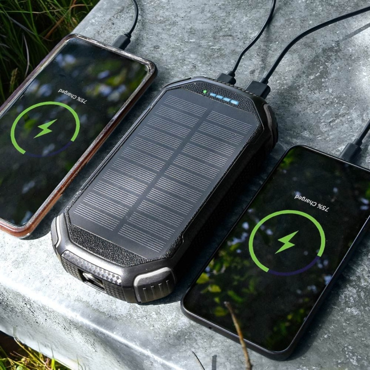 MikaMax QI Solar Powerbank 20.000 MAH i gruppen SMARTPHONE & SURFPLATTOR / Laddare & Kablar / Powerbanks hos TP E-commerce Nordic AB (D16893)