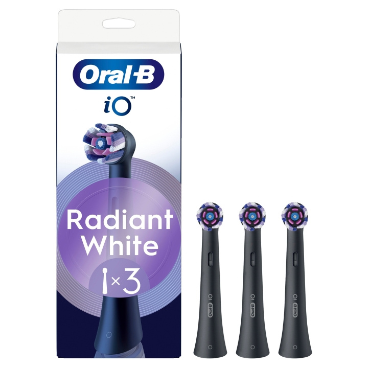 Oral B Oral-B iO Series Radiant White ersättningsborsthuvuden - svart - 3 st i gruppen SKÖNHET & HÄLSA / Munvård / Borsthuvuden & Tillbehör hos TP E-commerce Nordic AB (D19192)