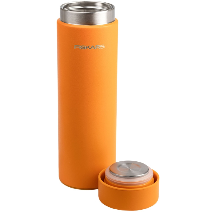 Fiskars Termosflaska orange 0,5 liter On-the-go Bottle i gruppen SPORT, FRITID & HOBBY / Friluftsliv / Termosar & Vattenflaskor hos TP E-commerce Nordic AB (D19753)