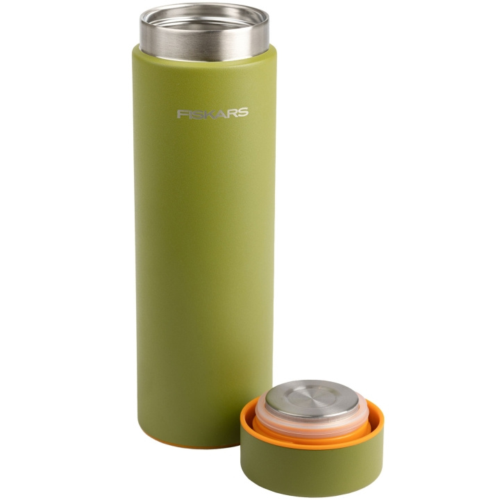 Fiskars Termosflaska grön 0,5 liter On-the-go Bottle i gruppen SPORT, FRITID & HOBBY / Friluftsliv / Termosar & Vattenflaskor hos TP E-commerce Nordic AB (D19755)