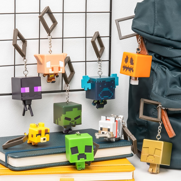 Paladone Minecraft Ryggsäcksbuddies Serie 3 ( Blandade ) i gruppen LEKSAKER, BARN- & BABYPRODUKTER / Leksaker / Figurer, Miniatyrer & tillbehör hos TP E-commerce Nordic AB (D20586)