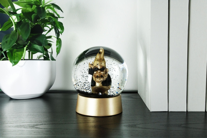 Winkee Snöglobe dvärg gungställning - guld i gruppen SPORT, FRITID & HOBBY / Roliga prylar / Övrigt hos TP E-commerce Nordic AB (D21444)