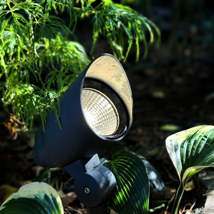 LightsOn Cosmo Markspot 10W 1000lm Grå i gruppen HEM, HUSHÅLL & TRÄDGÅRD / El & Belysning / Utomhusbelysning hos TP E-commerce Nordic AB (D21652)