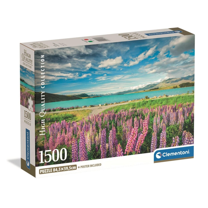 Clementoni Pussel 1500 Pcs CB High Quality Collection Lupins At Lake Tekapo i gruppen SPORT, FRITID & HOBBY / Hobby / Pussel hos TP E-commerce Nordic AB (D22886)