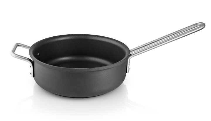 Eva Solo Professionell sauterpanna Ø24cm (204825) i gruppen HEM, HUSHÅLL & TRÄDGÅRD / Köksredskap / Stekpannor hos TP E-commerce Nordic AB (D24452)