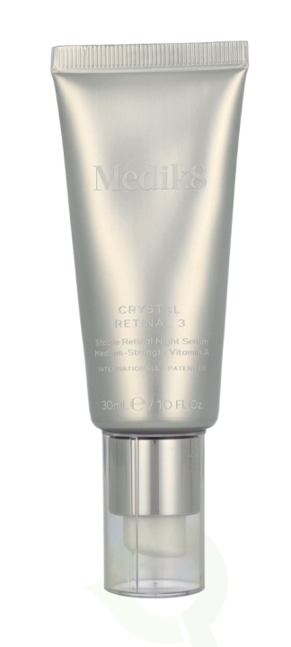 Medik8 Crystal Retinal 3 Night Serum 30 ml i gruppen SKÖNHET & HÄLSA / Hudvård / Ansiktsvård / Nattkräm hos TP E-commerce Nordic AB (D28255)