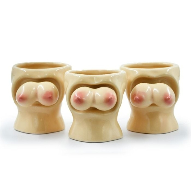 MikaMax Jiggle Me Drunk: 3-Glass Boob Shot Set i gruppen SPORT, FRITID & HOBBY / Roliga prylar / Övrigt hos TP E-commerce Nordic AB (D28549)