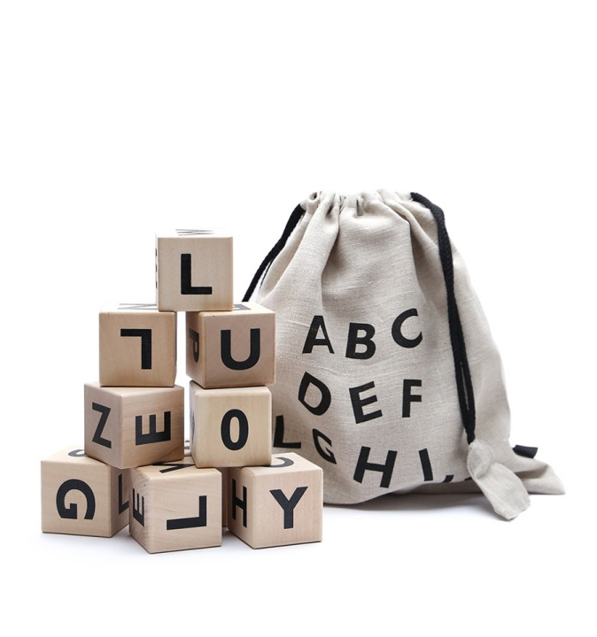 Ooh Noo Wooden alphabet blocks, black (40AB1501) i gruppen LEKSAKER, BARN- & BABYPRODUKTER / Babyleksaker / Aktivitetsleksaker hos TP E-commerce Nordic AB (D29859)
