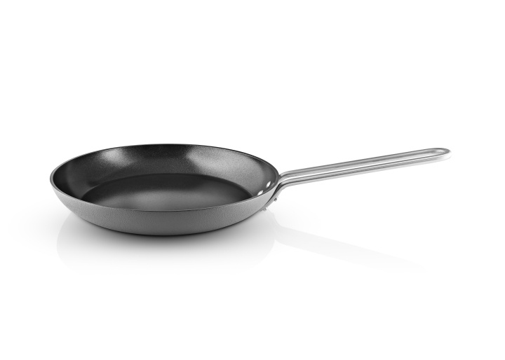 Eva Trio Grey Line stekpanna - grå - 24 cm i gruppen HEM, HUSHÅLL & TRÄDGÅRD / Köksredskap / Stekpannor hos TP E-commerce Nordic AB (D31128)