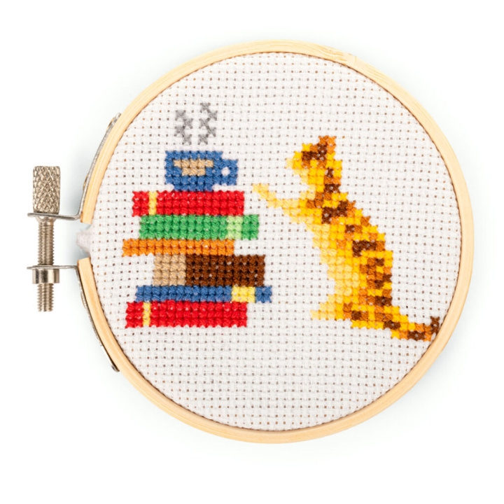 Kikkerland Katt Mini korsstygnsbroderi - (GG269) i gruppen LEKSAKER, BARN- & BABYPRODUKTER / Leksaker / Pyssel hos TP E-commerce Nordic AB (D31220)
