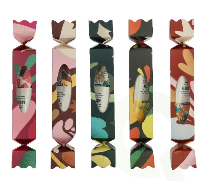 The Body Shop G3 Collection Hand Trio Set 160 ml Hand Creams 30ml/Hand Balm 30ml/Hand Soap 100g i gruppen SKÖNHET & HÄLSA / Manikyr/Pedikyr / Handkräm hos TP E-commerce Nordic AB (D33900)