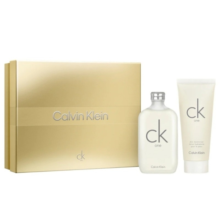 Calvin Klein Giftset Calvin Klein Ck One Edt 200ml + Body Lotion 200ml i gruppen SKÖNHET & HÄLSA / Doft & Parfym / Parfym hos TP E-commerce Nordic AB (D35673)