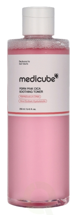 Medicube PDRN Pink Cica Soothing Toner 250 ml i gruppen SKÖNHET & HÄLSA / Hudvård / Ansiktsvård / Ansiktsvatten & Facemist hos TP E-commerce Nordic AB (D44197)