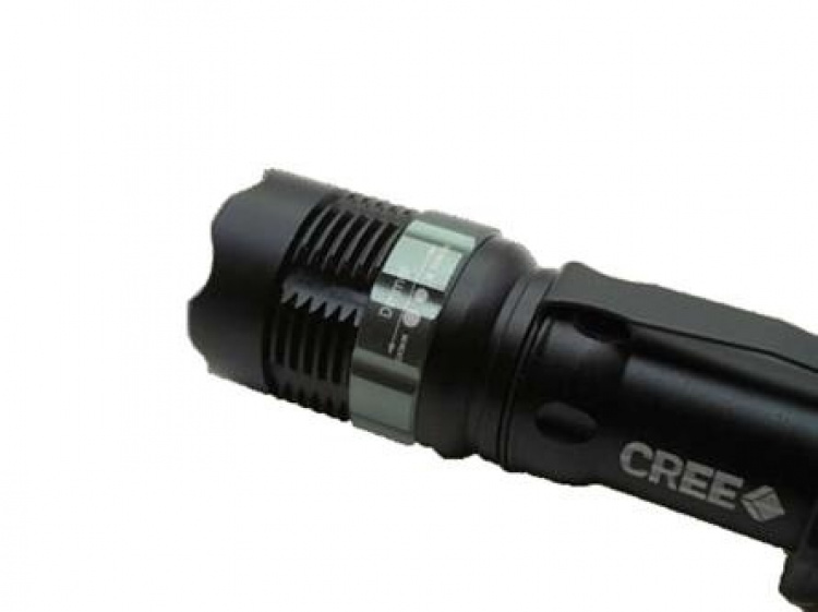 CREE LED SA-6 ficklampa med zoom CREE LED SA-6 ficklampa med zoom