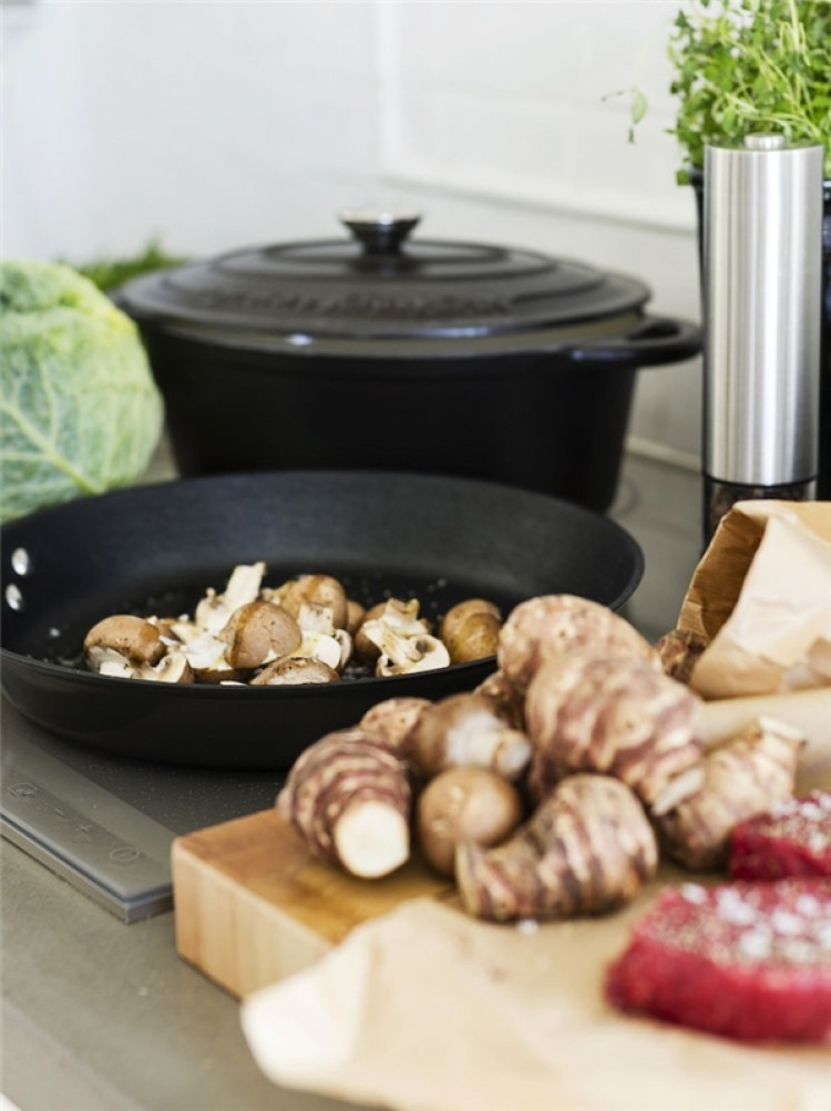 Orrefors Jernverk Gjutjärnsgryta, 3,5 liter, Svart Orrefors Jernverk Gjutjärnsgryta, 3,5 liter, Svart