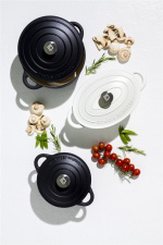 Orrefors Jernverk gjutjärnsgryta, 5 liter, svart Orrefors Jernverk gjutjärnsgryta, 5 liter, svart