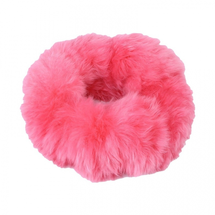 Kit med fluffig rosa rattmuff, handbromsmuff och växelspaksmuff