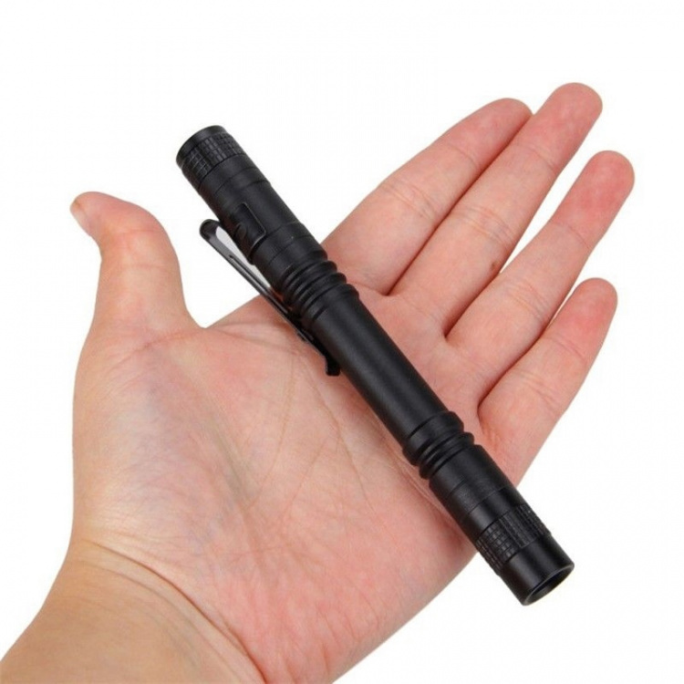 LED-ficklampa med klämma