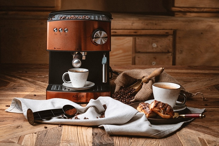 Adler AD4404 espresso- och kaffemaskin