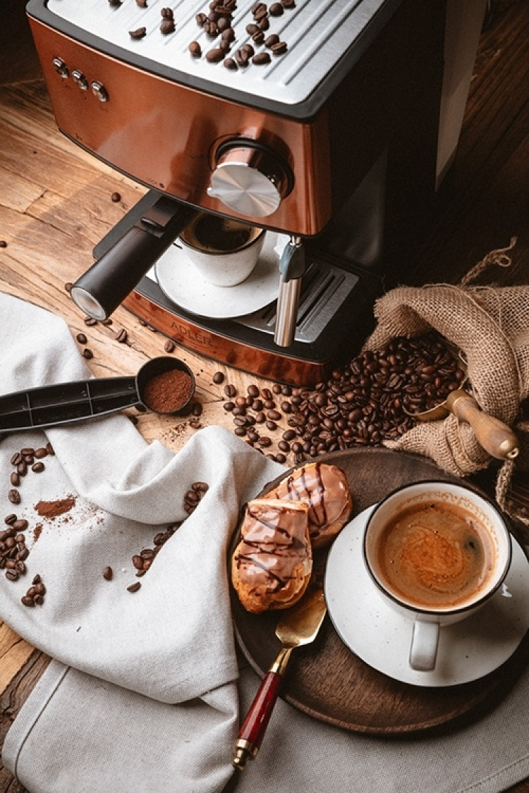 Adler AD4404 espresso- och kaffemaskin