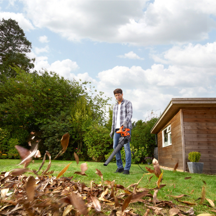 BLACK+DECKER Lövblås 2500W Blås&Sugfunktion
