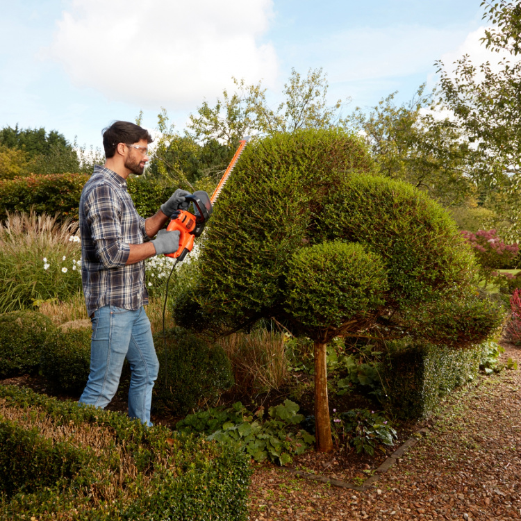 BLACK+DECKER Häcksax 500W 55cm Svärdlängd BLACK+DECKER Häcksax 500W 55cm Svärdlängd