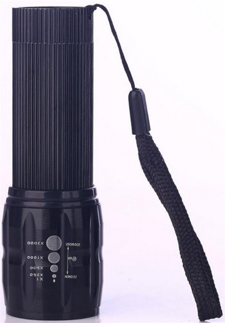 Liten ficklampa, Svart