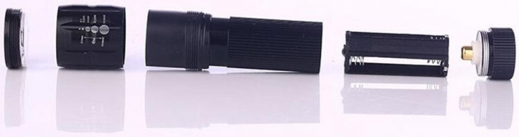 Liten ficklampa, Svart