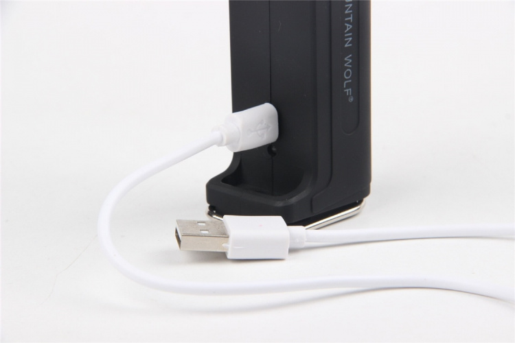 Uppladdningsbar Ficklampa 2000mAh, Svart Uppladdningsbar Ficklampa 2000mAh, Svart