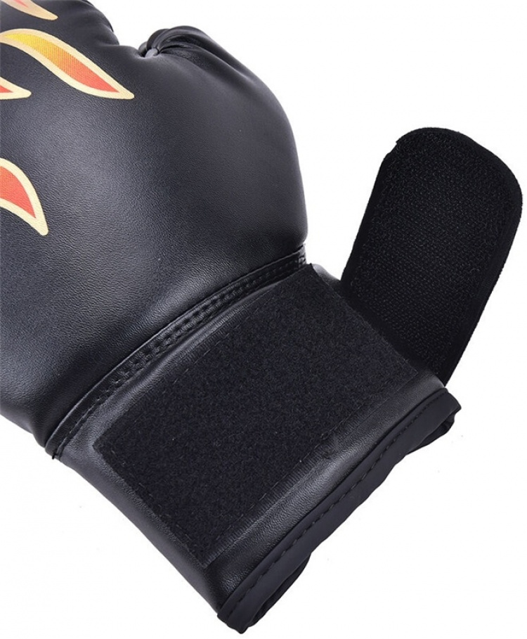 Boxningshandskar, svarta med eldsflammor, 5-14 år