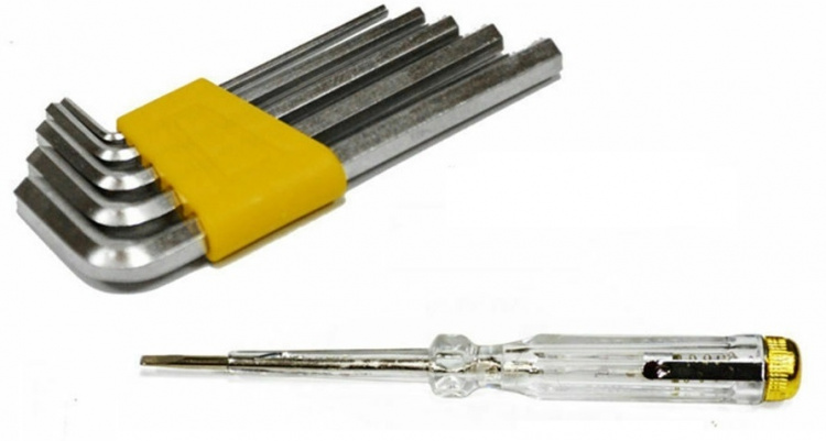 Liten verktygslåda med 11 verktyg