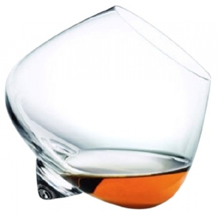 Lutande cognacskupa