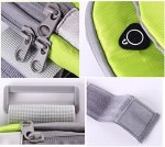 Rymlig armväska med hörlursingång, Grön Rymlig armväska med hörlursingång, Grön