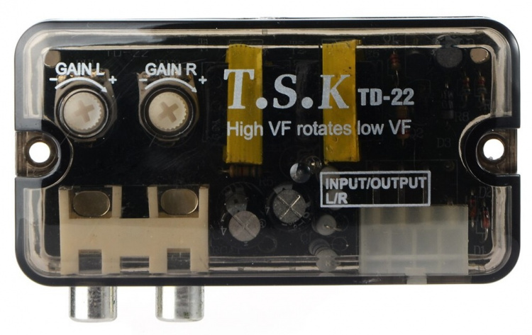 Effektförstärkare låg + fördröjning Effektförstärkare låg + fördröjning