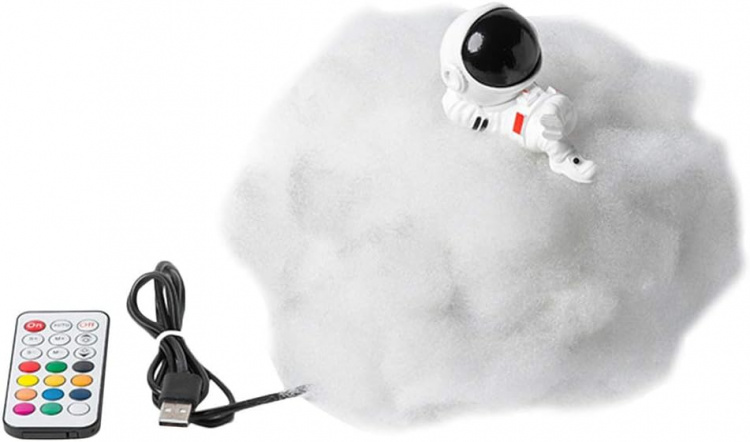 Nattlampa - Fluffigt moln med Astronaut