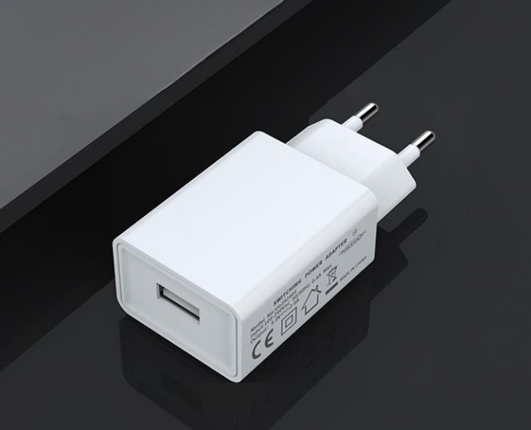 AC-adapter 5V 1A-2A USB, Vit AC-adapter 5V 1A-2A USB, Vit