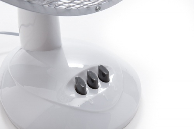 Adler AD 7302 bordsfläkt, 60W, 23 cm, vit