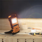 Smartwares LED-arbetslampa BT-högtalare