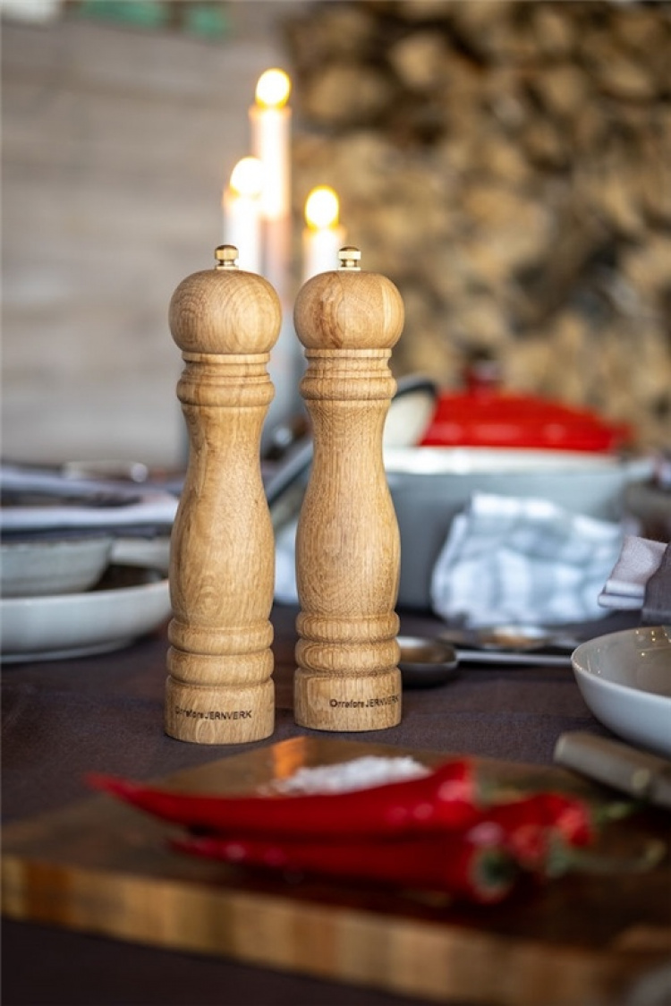 Orrefors Jernverk - Saltkvarn och pepparkvarn i trä