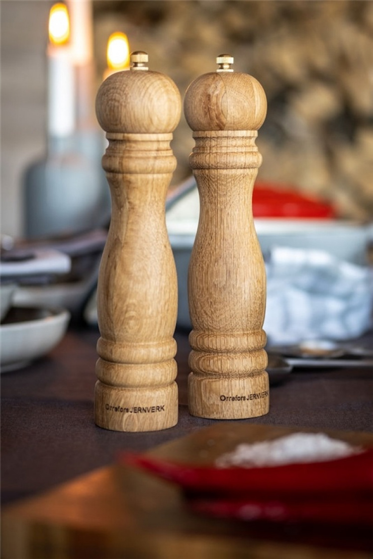 Orrefors Jernverk - Saltkvarn och pepparkvarn i trä