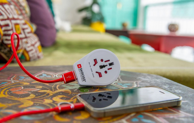 SKROSS Världen till Europa-adapter, integrerad USB-port
