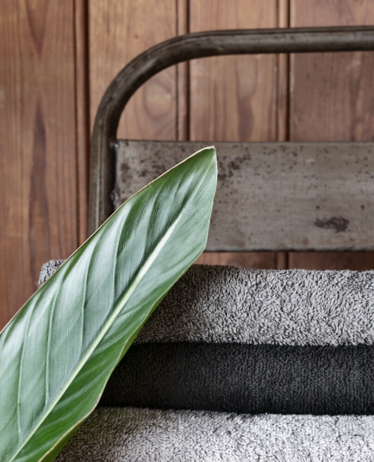 Queen Anne Frotté 420g, 30x50 cm, Svart