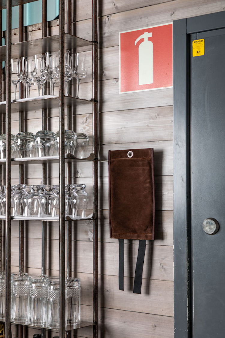 Kosta Linnewäfveri Brandfilt Mocka, Svart Kosta Linnewäfveri Brandfilt Mocka, Svart