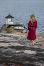 Kosta Linnewäfveri Badrock College, Vinröd