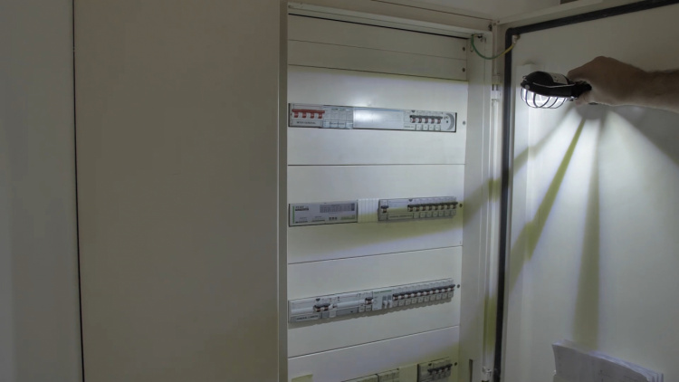 Genius Ideas GI-084440 Ultraljus LED-ficklampa