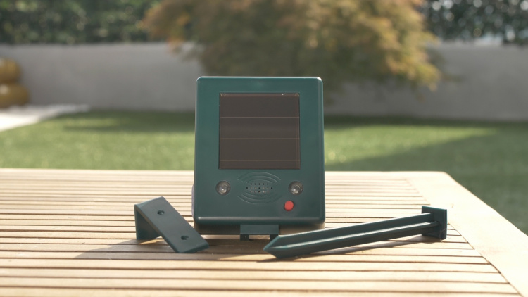 Genius Ideas Fågelskrämma med ljus och ljud