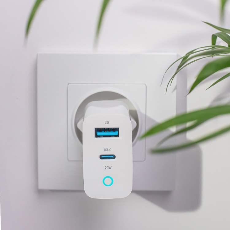 Forever TC-06-20AC PD QC Väggladdare 1x USB-C 1x USB 20W Forever TC-06-20AC PD QC Väggladdare 1x USB-C 1x USB 20W