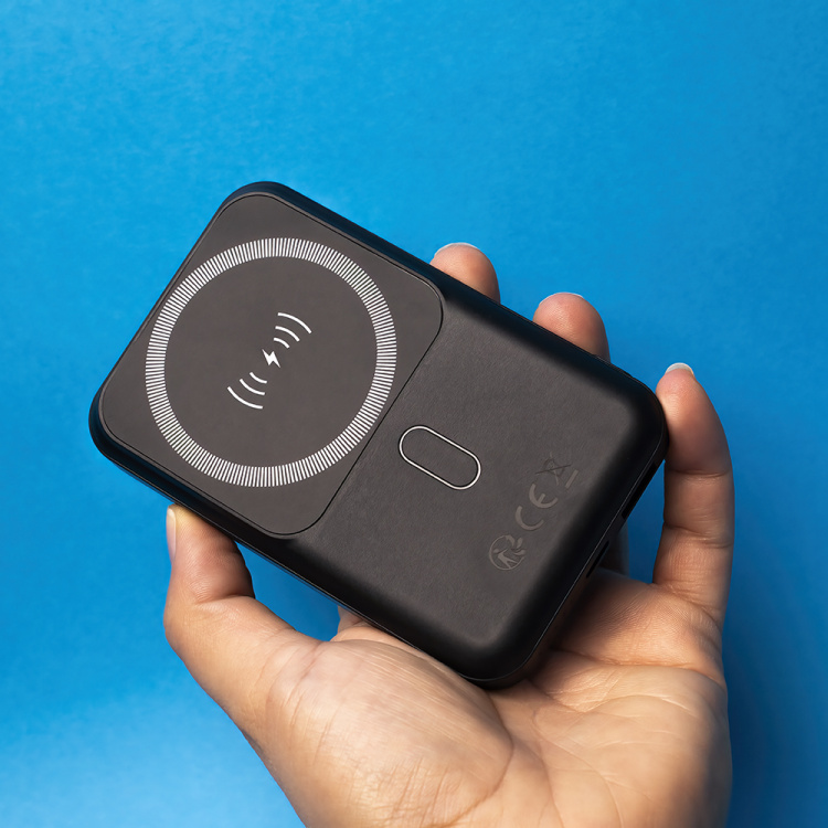 Forever MATB-100 Powerbank med trådlös laddning, PD QC 22.5W 10000 mAh, Svart